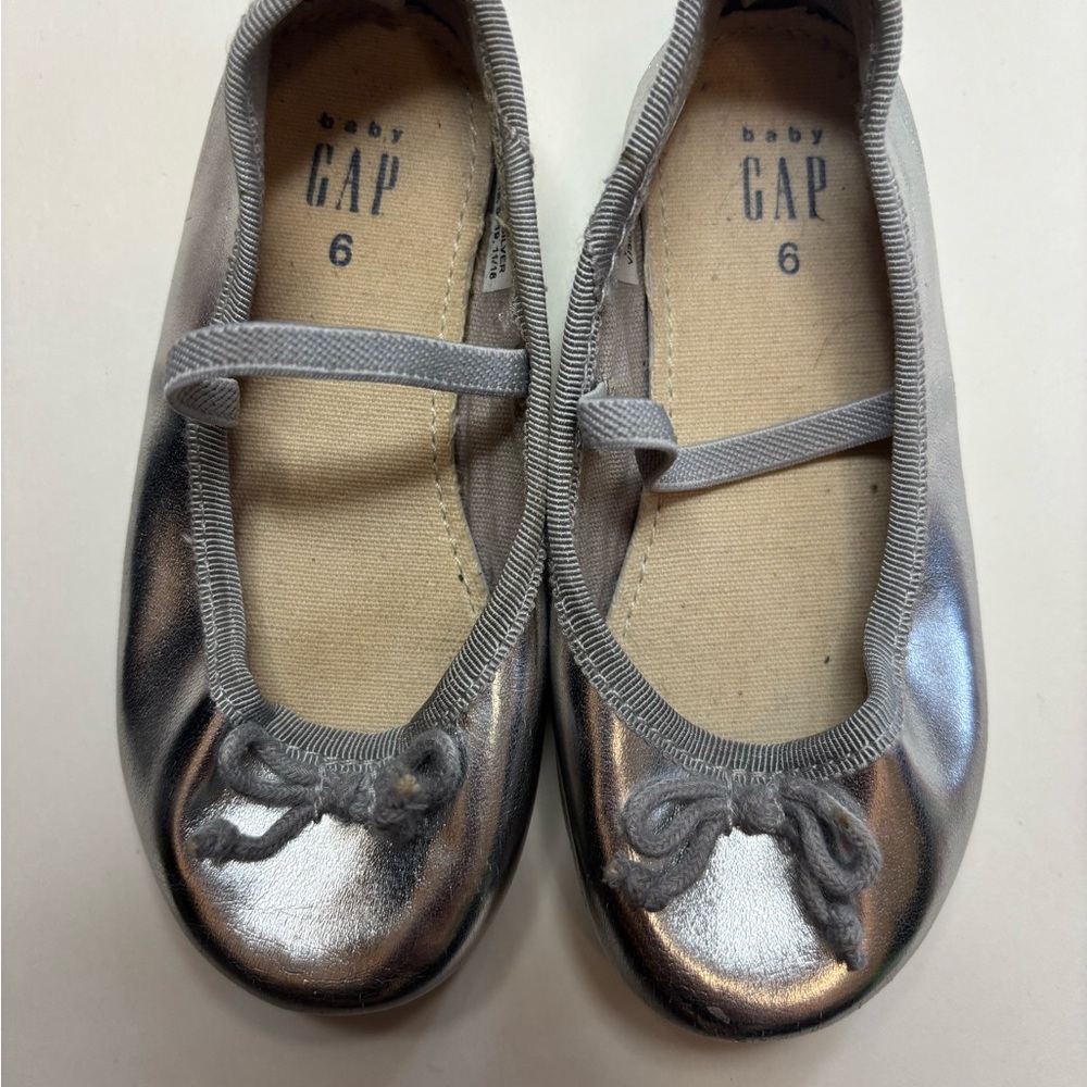 GAP Silver Dress Shoes with Metallic Finish
